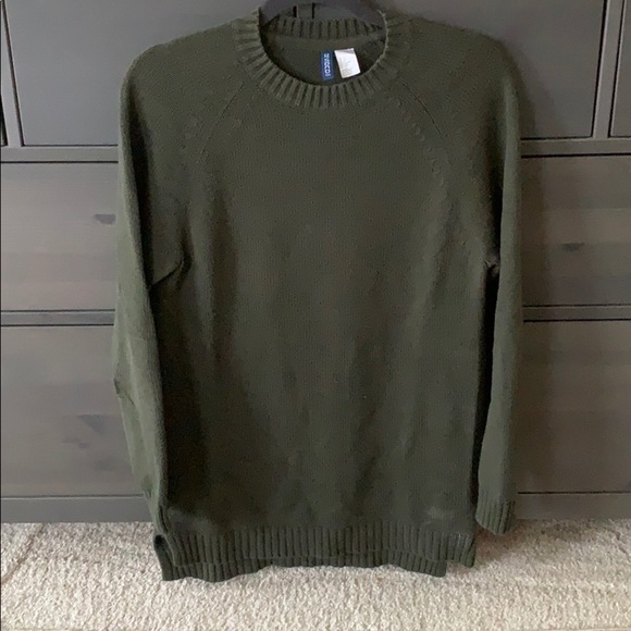 H&M sweater - Picture 1 of 2
